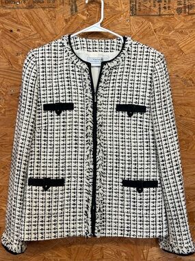 Tahari Black & White Tweed Collarless Jacket - Classic Women's Coat - Size 10